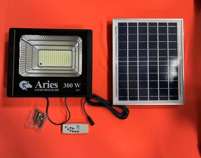 İNTER ARİES LİGHT 300W Güneş Enerjili Paneli Ayrı Profesyonel Projektör